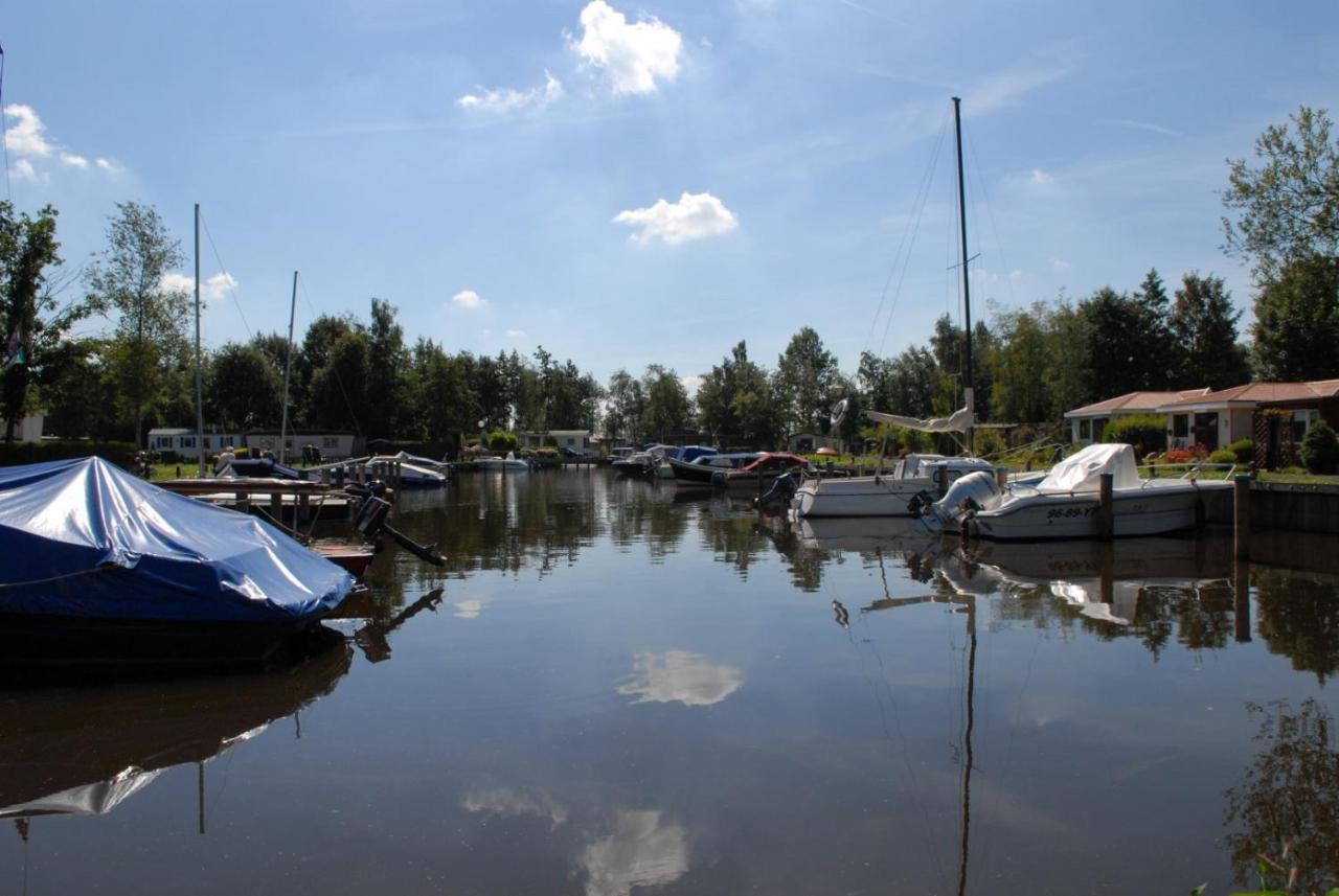 Vakantiepark Bergumermeer - 689 Suameer ภายนอก รูปภาพ