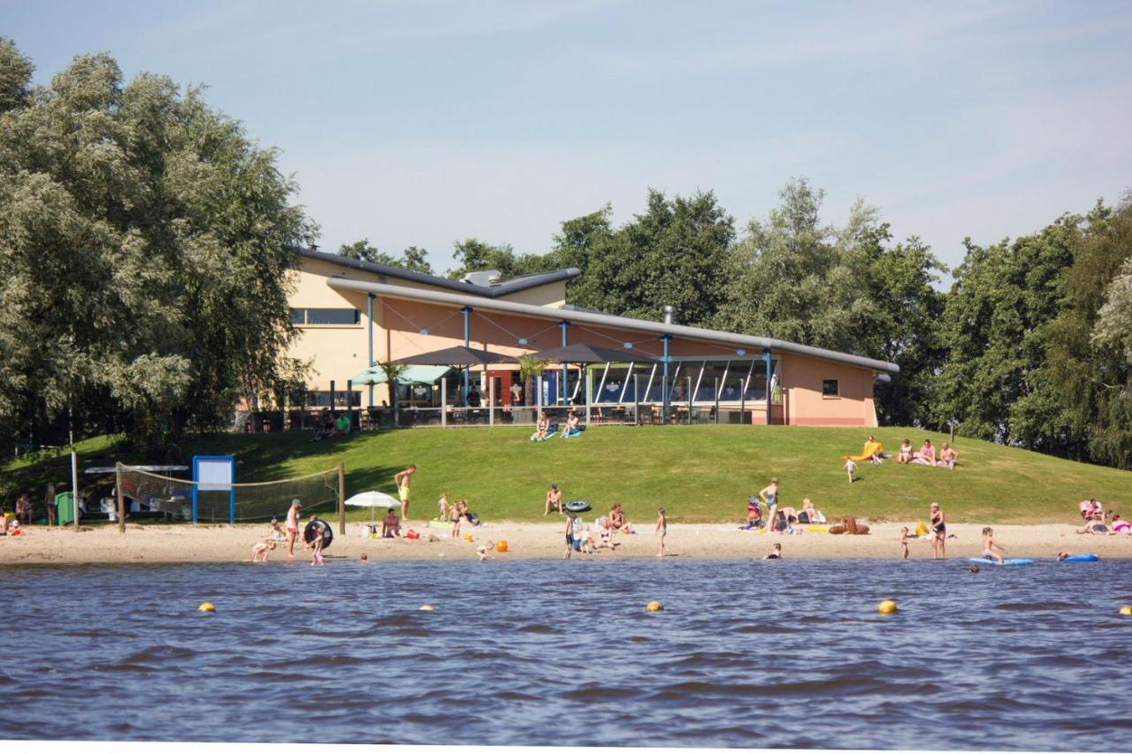 Vakantiepark Bergumermeer - 689 Suameer ภายนอก รูปภาพ