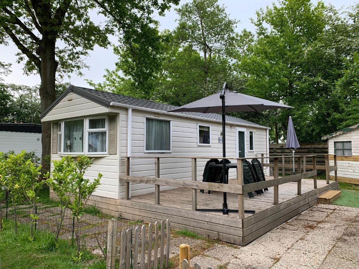 Vakantiepark Bergumermeer - 689 Suameer ภายนอก รูปภาพ